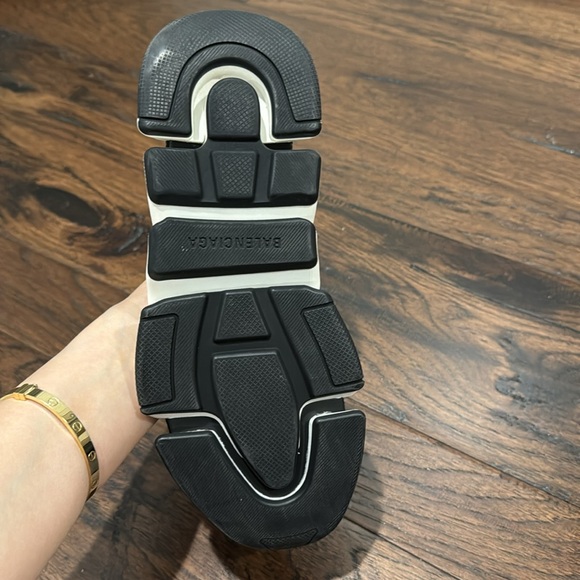 Authentic 2.0 RECYCLED KNIT SNEAKER WITH BICOLOR SOLE IN BLACK/WHITE - Picture 8 of 10